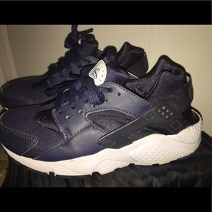 Navy Blue Nike Huaraches